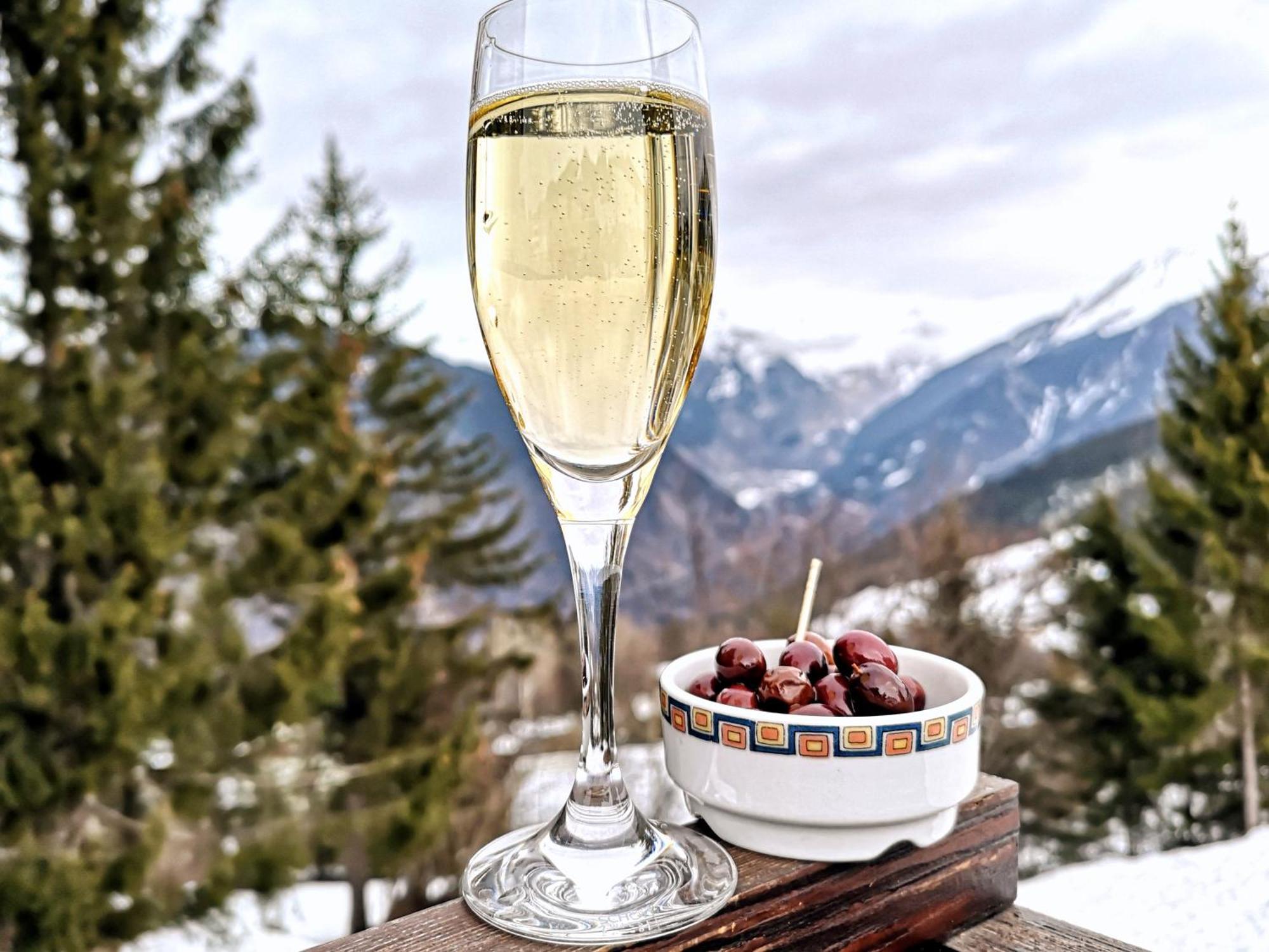 Hotel Les Flocons Куршевель Экстерьер фото